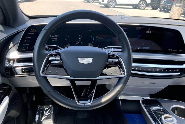 Used 2024 Cadillac Lyriq Luxury AWD/4WD image 4