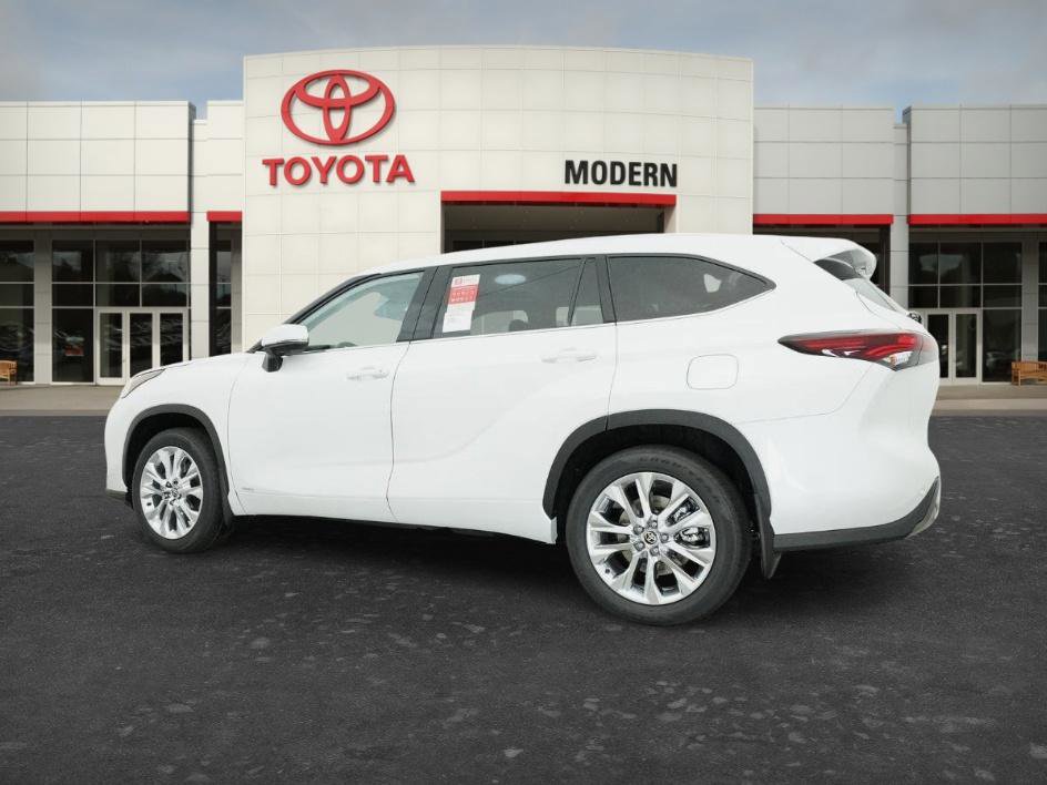 New 2026 Toyota Highlander Limited AWD/4WD image 2