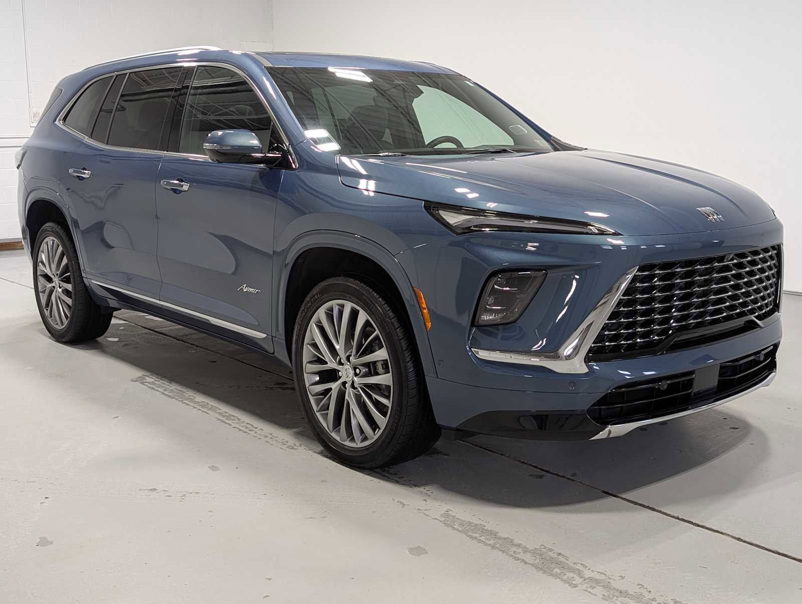 Certified 2025 Buick Enclave Avenir w/ Super Cruise Package image 6