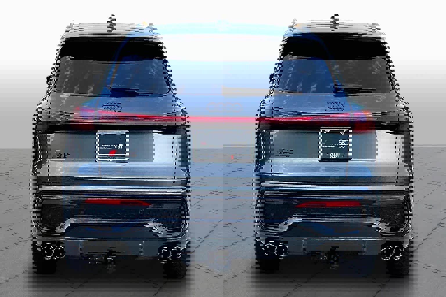 Used 2025 Audi SQ5 Premium Plus w/ Premium Plus Package image 5