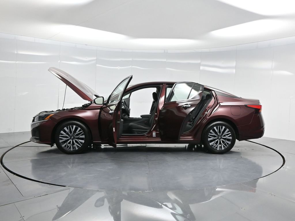 Used 2024 Nissan Altima 2.5 SV image 53