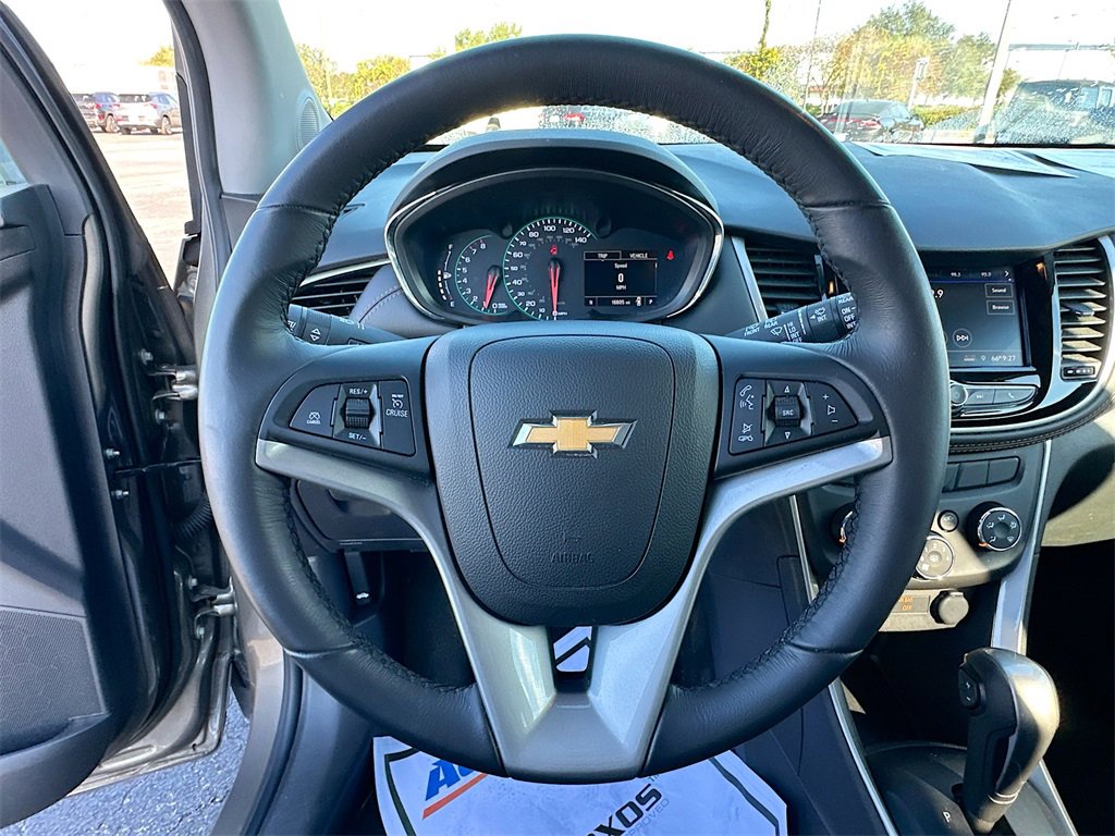 Certified 2022 Chevrolet Trax LT w/ LT Convenience Package image 11