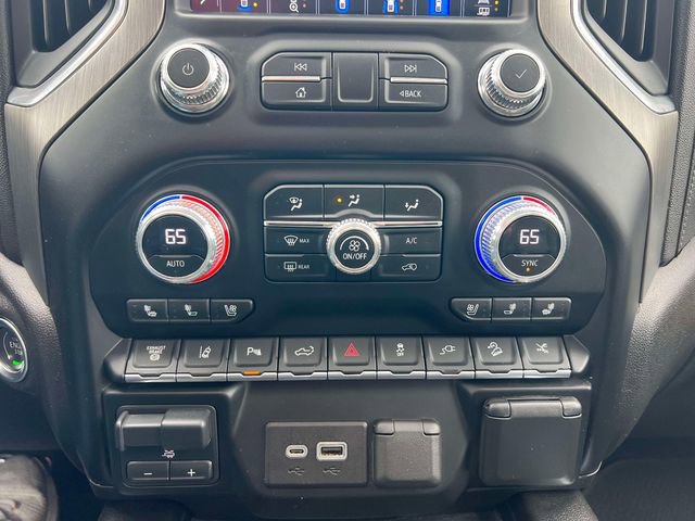 Used 2023 GMC Sierra 3500 Denali w/ Technology Package image 32