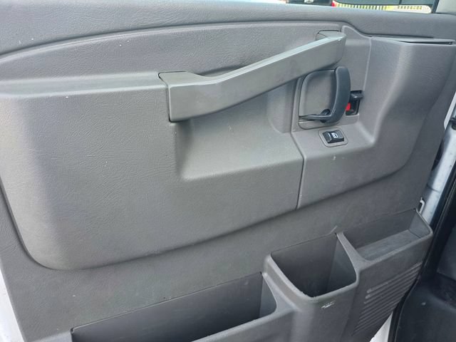 Used 2016 Chevrolet Express 2500 Extended RWD image 10