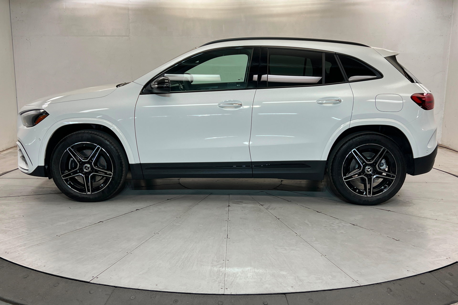 New 2026 Mercedes-Benz GLA 250 4MATIC image 2