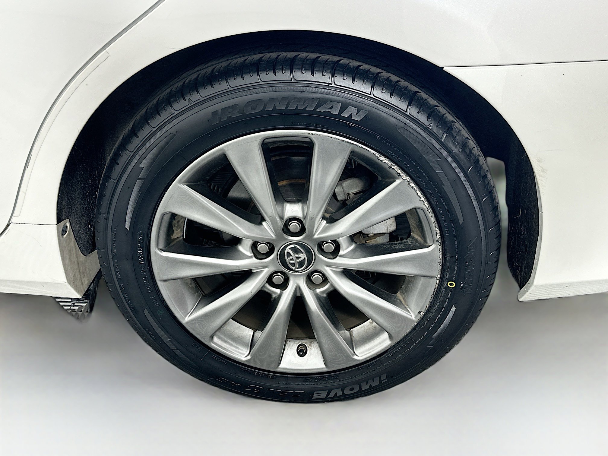 Used 2017 Toyota Camry XLE image 11