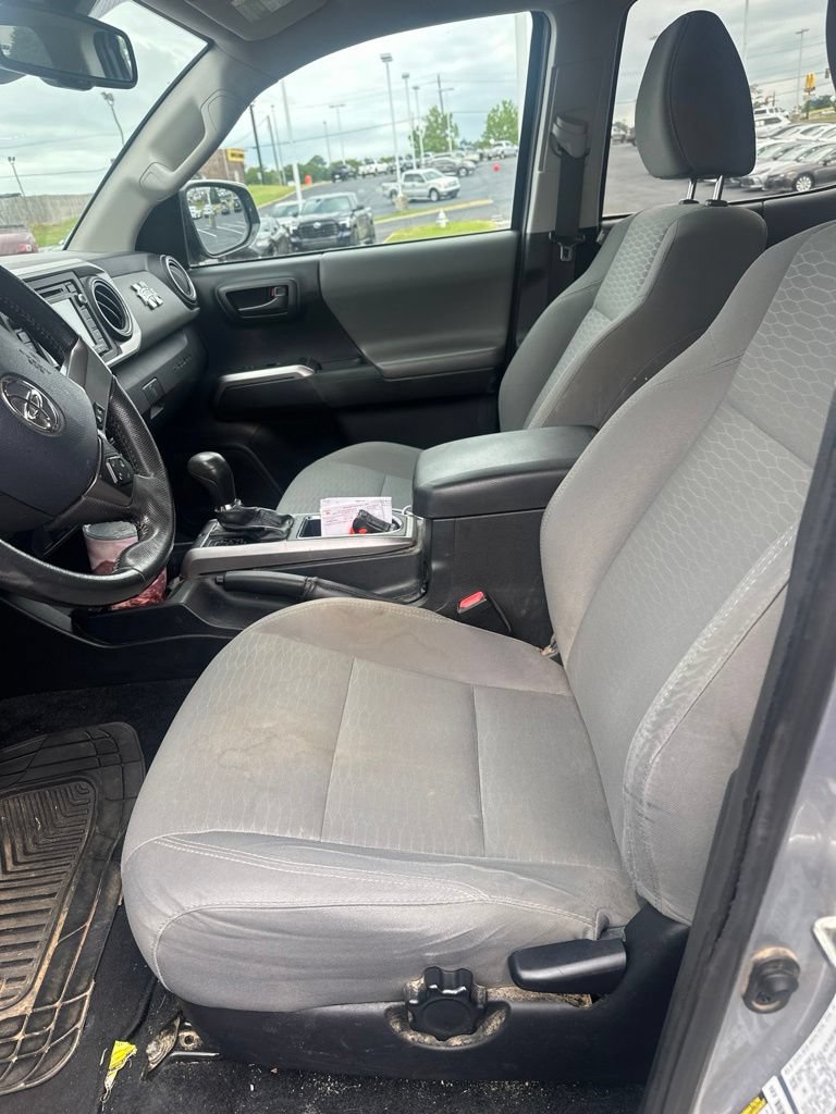 Used 2019 Toyota Tacoma SR5 RWD image 3