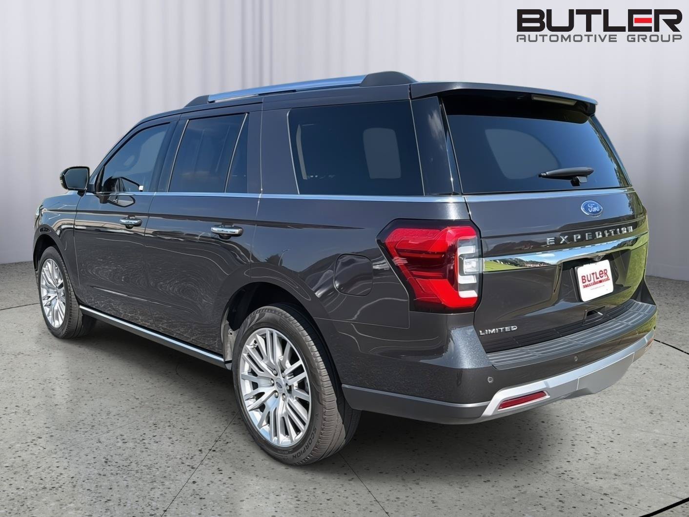 Used 2024 Ford Expedition Limited RWD image 4