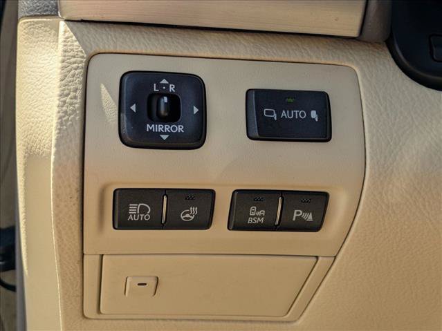Used 2017 Lexus LS 460 w/ Comfort Package RWD image 13