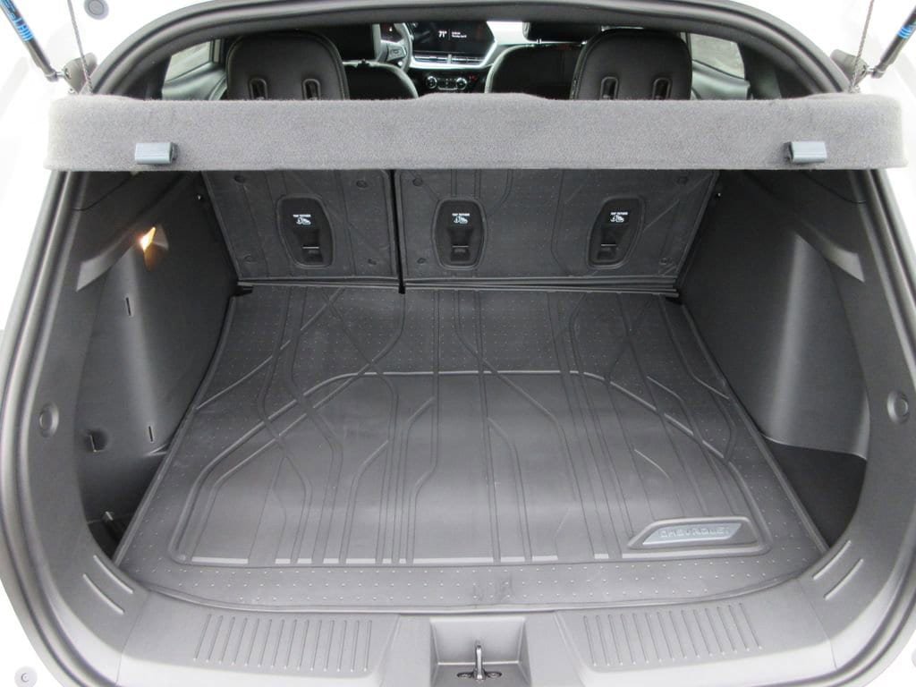 New 2026 Chevrolet Trax RS w/ Sunroof Package FWD image 11
