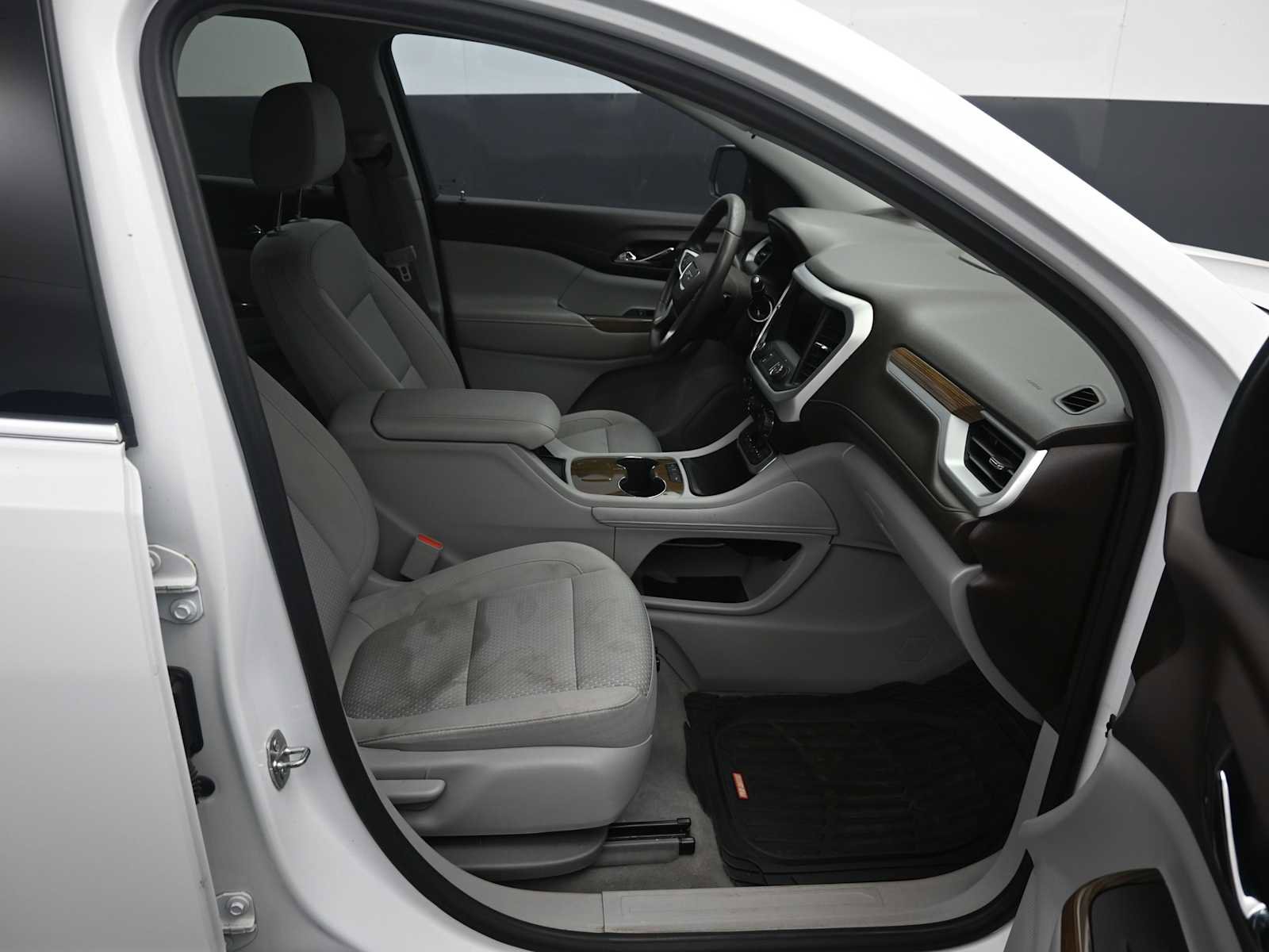 Used 2021 GMC Acadia SLE w/ LPO, Cargo Package image 12