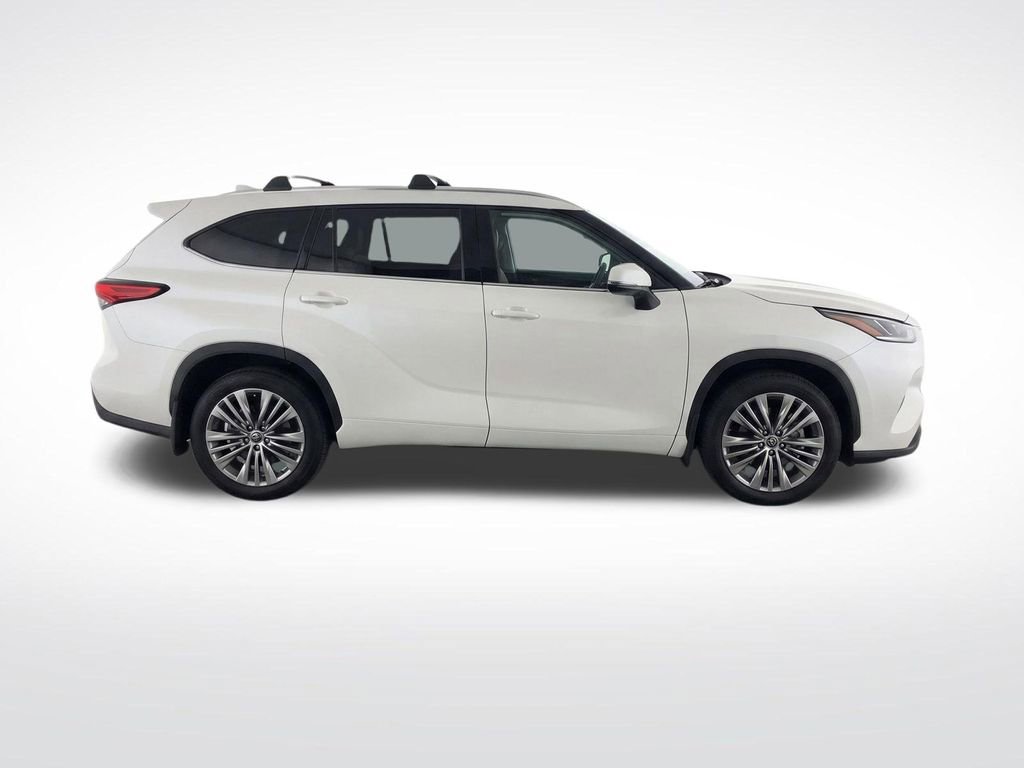 Used 2022 Toyota Highlander Platinum image 9