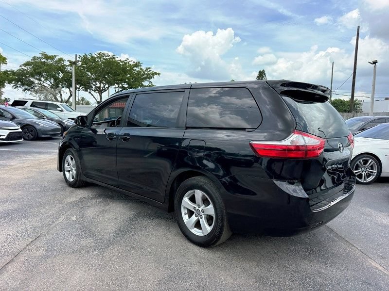 Used 2019 Toyota Sienna L FWD image 7