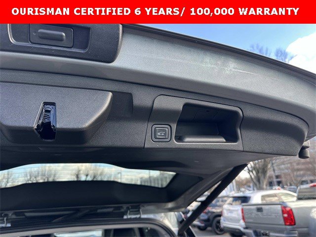 Certified 2023 GMC Acadia SLT image 16