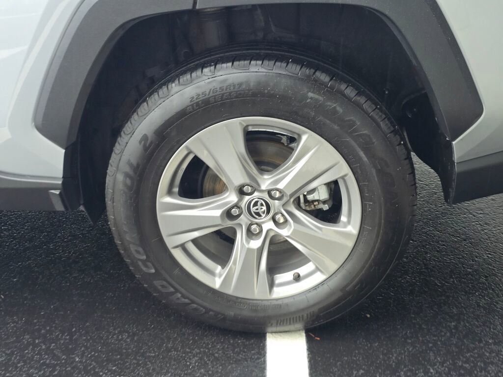 Used 2024 Toyota RAV4 XLE w/ Convenience Package image 9