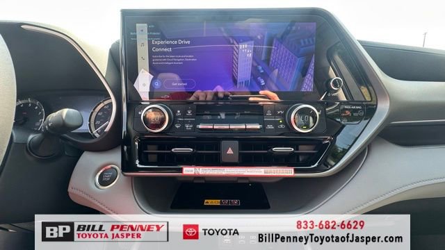 New 2026 Toyota Highlander XLE image 13