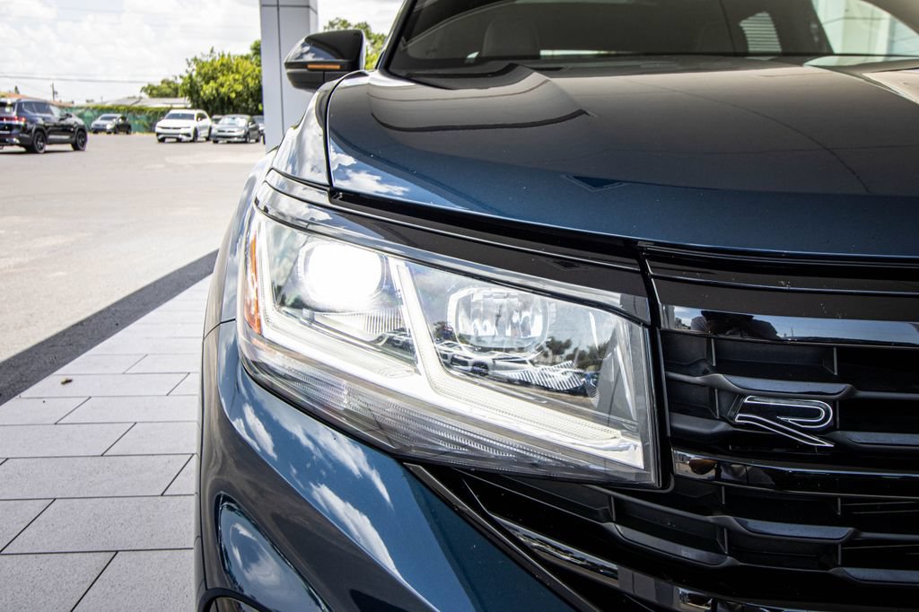 Used 2023 Volkswagen Atlas Cross Sport SEL R-Line AWD/4WD image 6