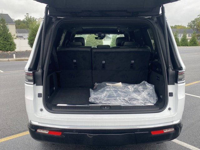 New 2024 Jeep Grand Wagoneer Series I w/ HD Trailer Tow Package image 7