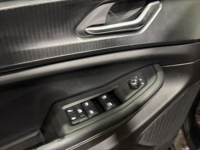 Certified 2024 Jeep Grand Cherokee L Altitude AWD/4WD image 12