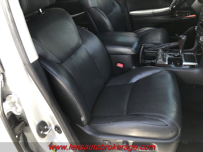 Used 2015 Lexus LX 570 4WD w/ Luxury Package image 26