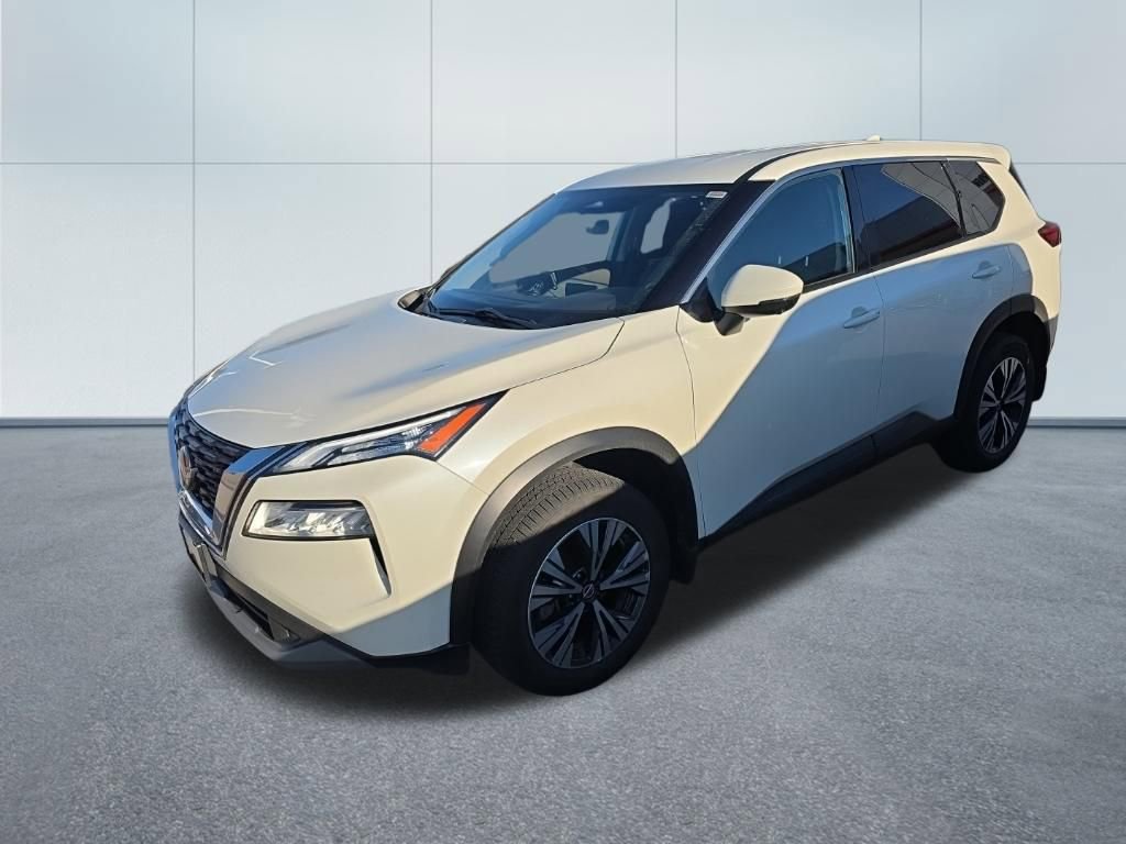 Used 2021 Nissan Rogue SV image 2