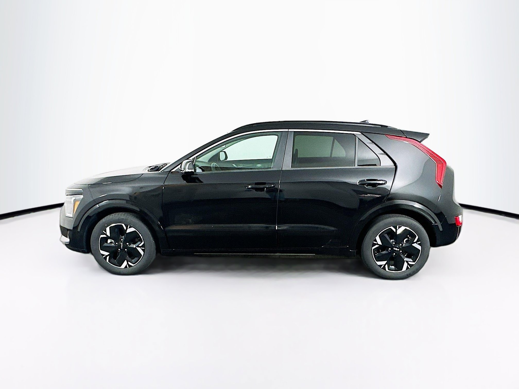 Used 2024 Kia Niro Wind w/ Wind Preserve Package FWD image 4