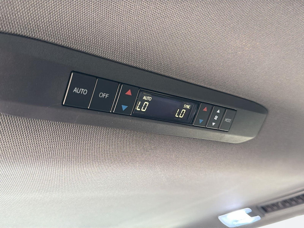 Used 2024 Toyota Sienna XSE w/ XSE Plus Package FWD image 25