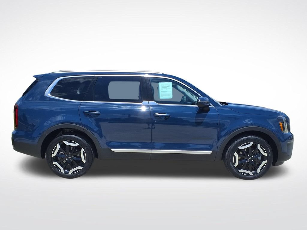 Used 2025 Kia Telluride S FWD image 10