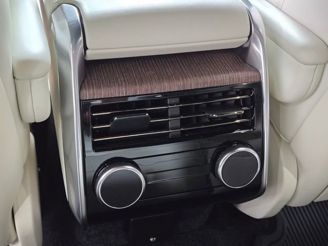Used 2024 Land Rover Range Rover SE image 16