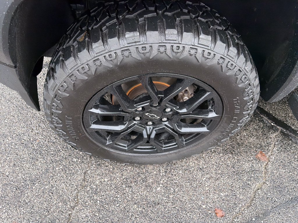 Used 2023 Chevrolet Colorado Trail Boss w/ LPO, Dark Essentials Package AWD/4WD image 12