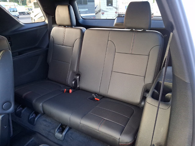 Used 2023 Chevrolet Traverse RS w/ LPO, Floor Liner Package AWD/4WD image 14