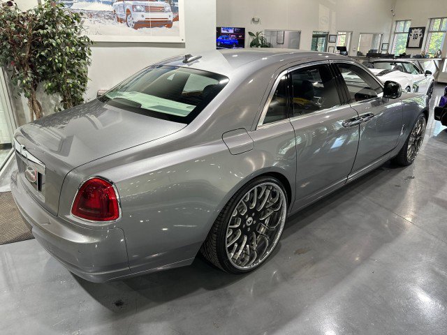 Used 2010 Rolls-Royce Ghost RWD image 2