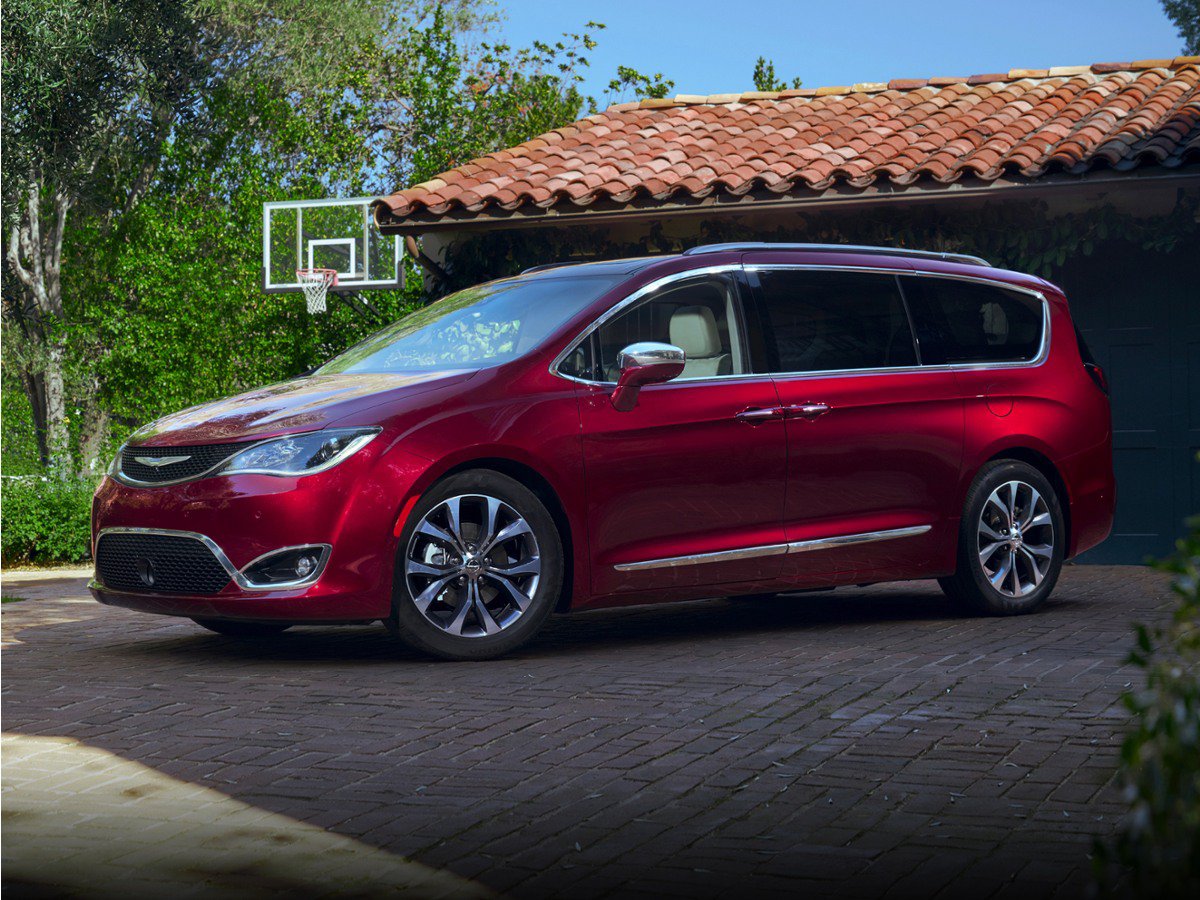 Used 2019 Chrysler Pacifica Touring-L FWD video 1
