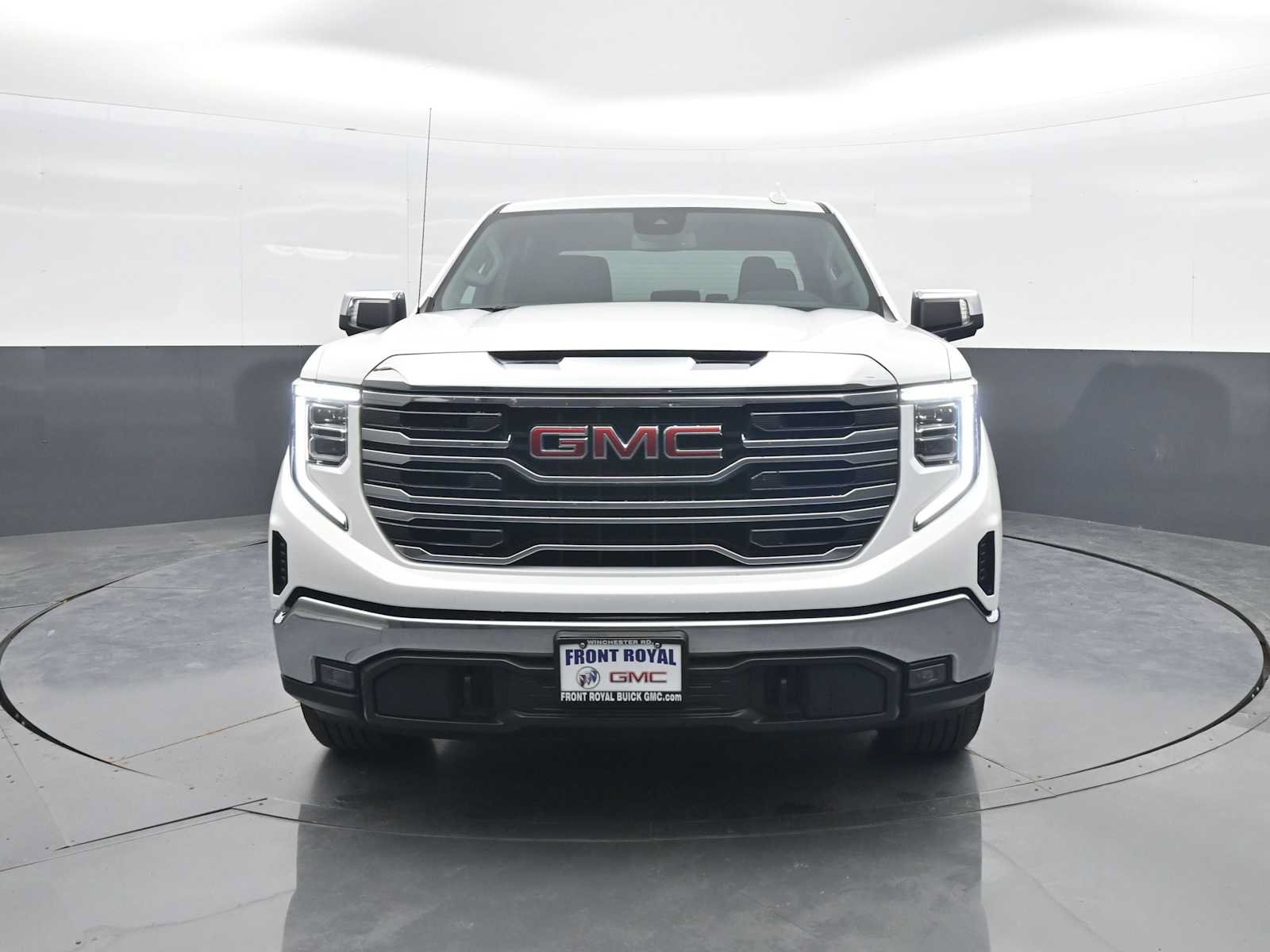 Used 2025 GMC Sierra 1500 SLT AWD/4WD image 3