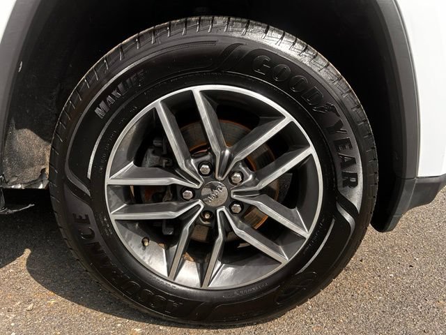 Used 2017 Jeep Grand Cherokee Limited AWD/4WD image 30