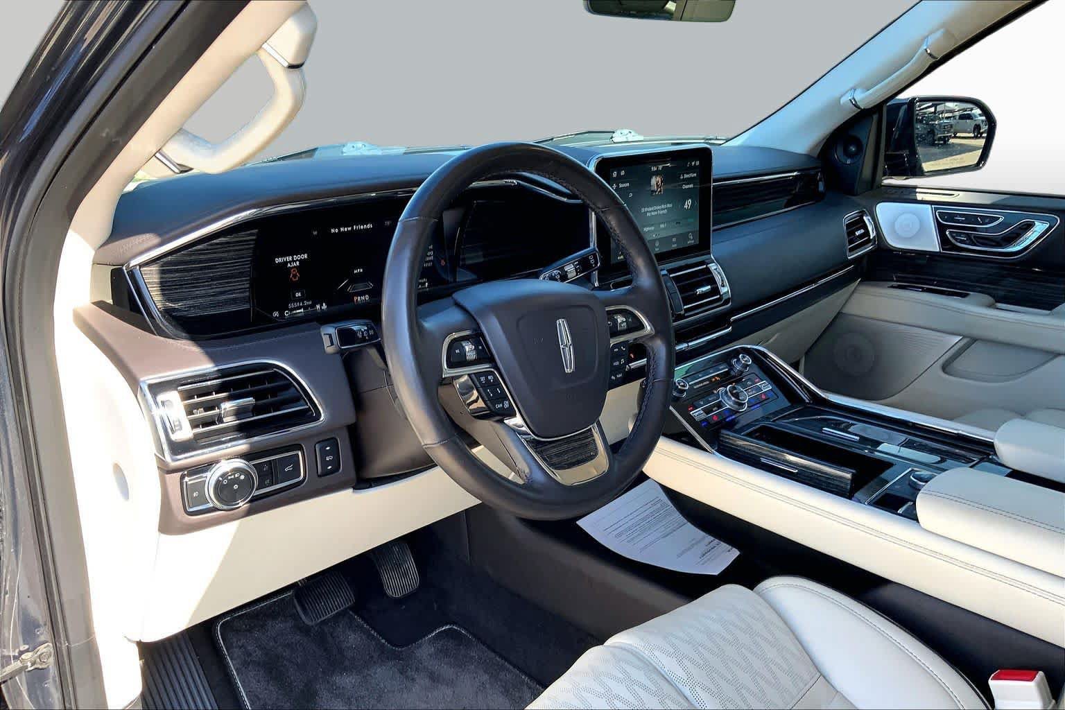 Used 2021 Lincoln Navigator L Black Label w/ Cargo Convenience Package AWD/4WD image 16