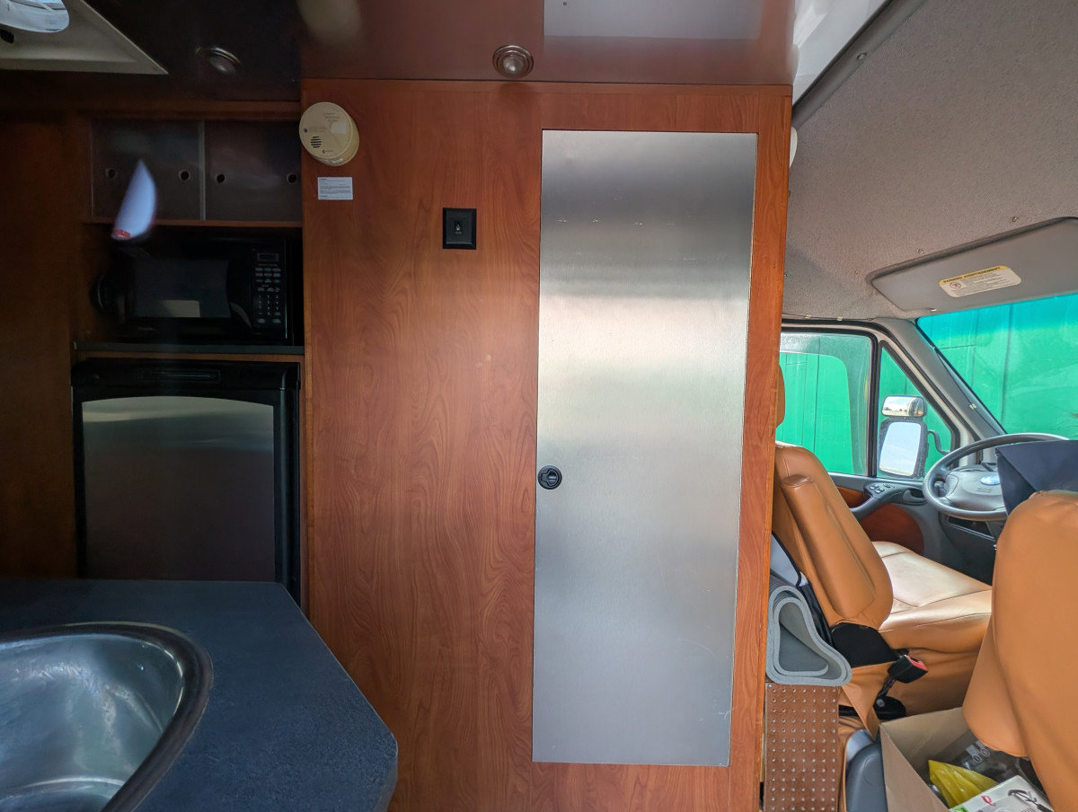 Used 2005 Dodge Sprinter 2500 w/ PWR Convenience Group image 14