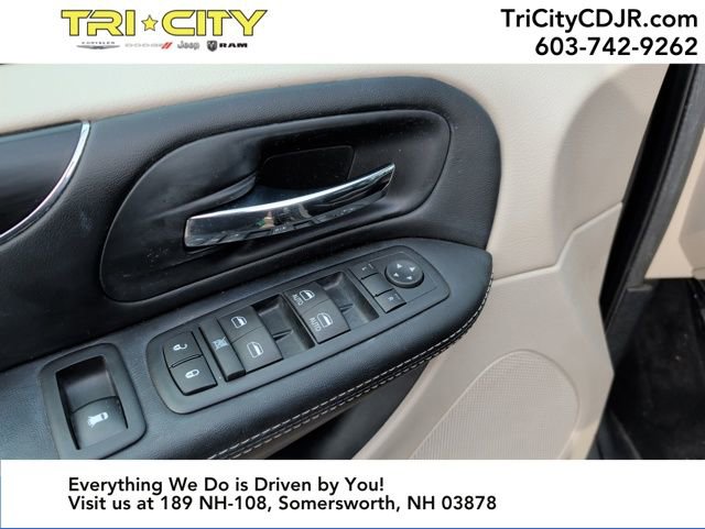 Used 2016 Dodge Grand Caravan SXT image 15