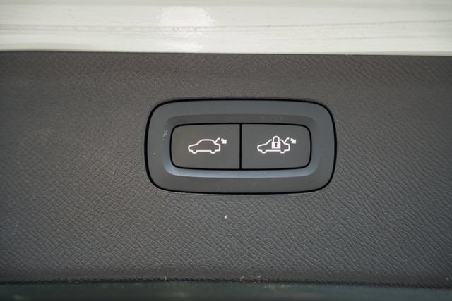 Certified 2023 Volvo XC90 B6 Plus AWD/4WD image 11