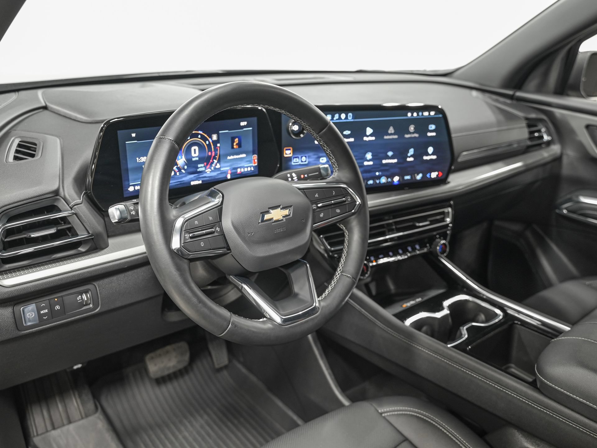Used 2026 Chevrolet Traverse LT w/ Driver Confidence Package FWD image 15