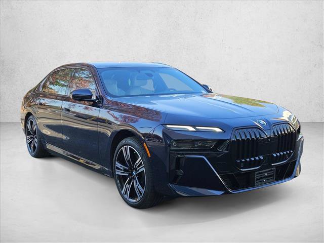 Used 2024 BMW i7 xDrive60 AWD/4WD image 3