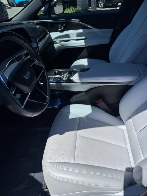 Certified 2024 Cadillac Lyriq Luxury RWD image 11