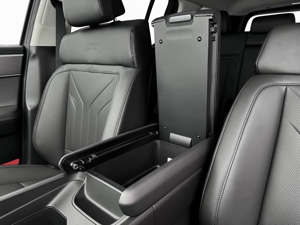 New 2025 Hyundai Santa Fe XRT AWD/4WD image 18
