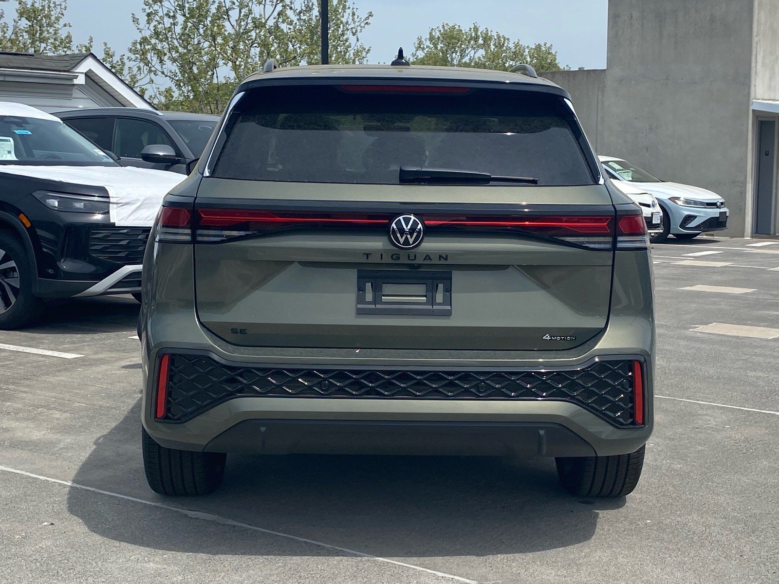 New 2026 Volkswagen Tiguan SE R-Line AWD/4WD image 4