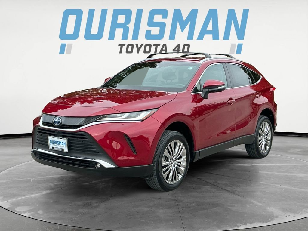 Used 2024 Toyota Venza Limited image 3