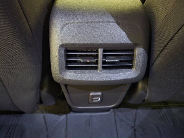 Used 2023 Chevrolet Equinox LT AWD/4WD image 32