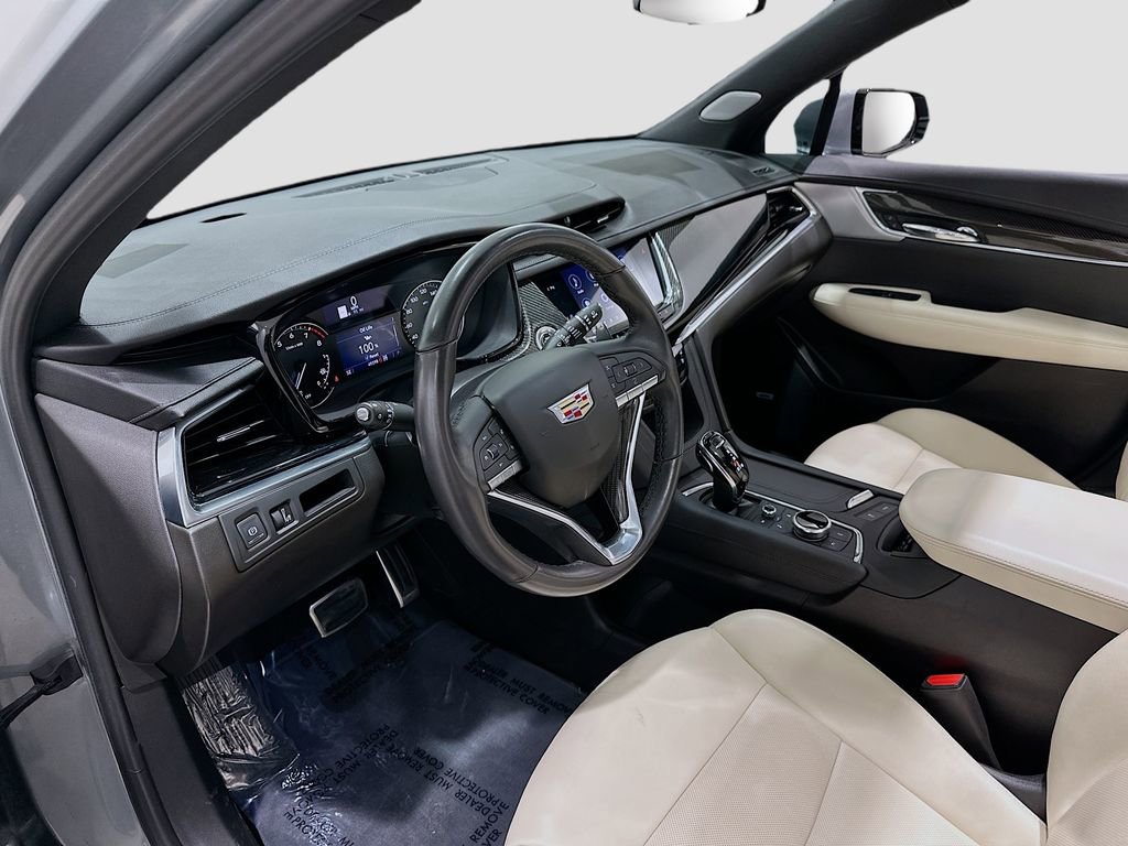 Used 2023 Cadillac XT6 Sport image 9