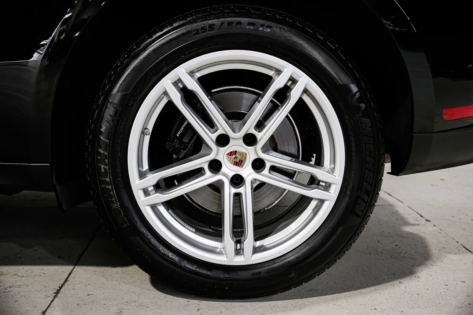 Used 2024 Porsche Macan AWD/4WD image 49