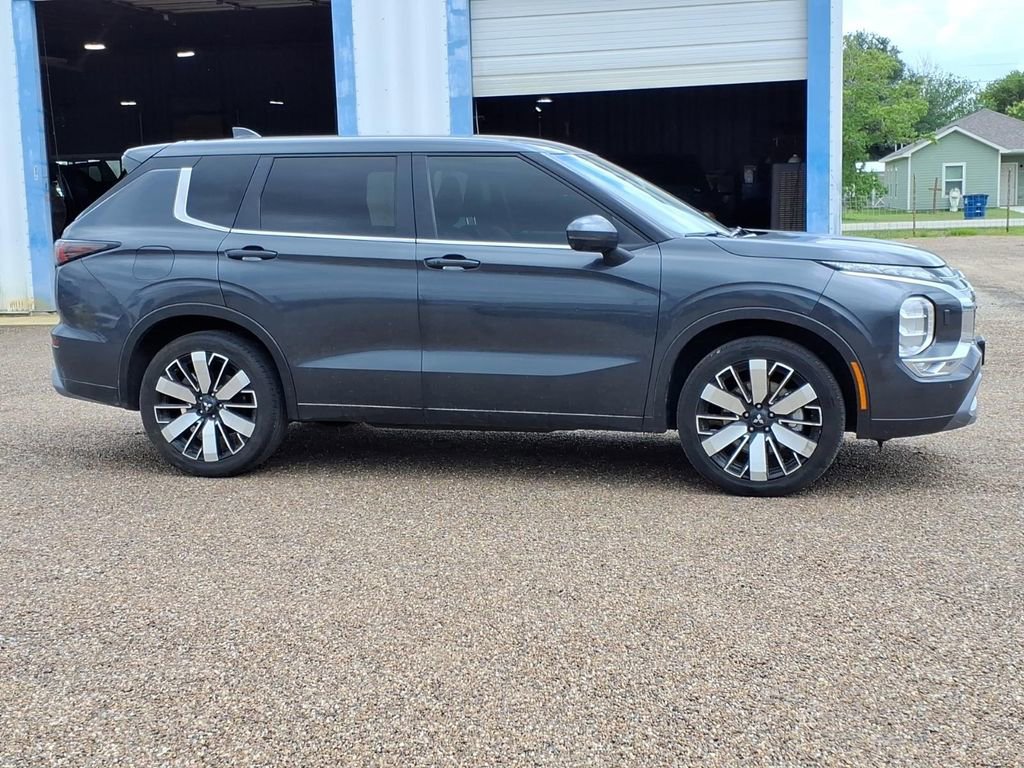 Used 2025 Mitsubishi Outlander SE AWD/4WD image 5