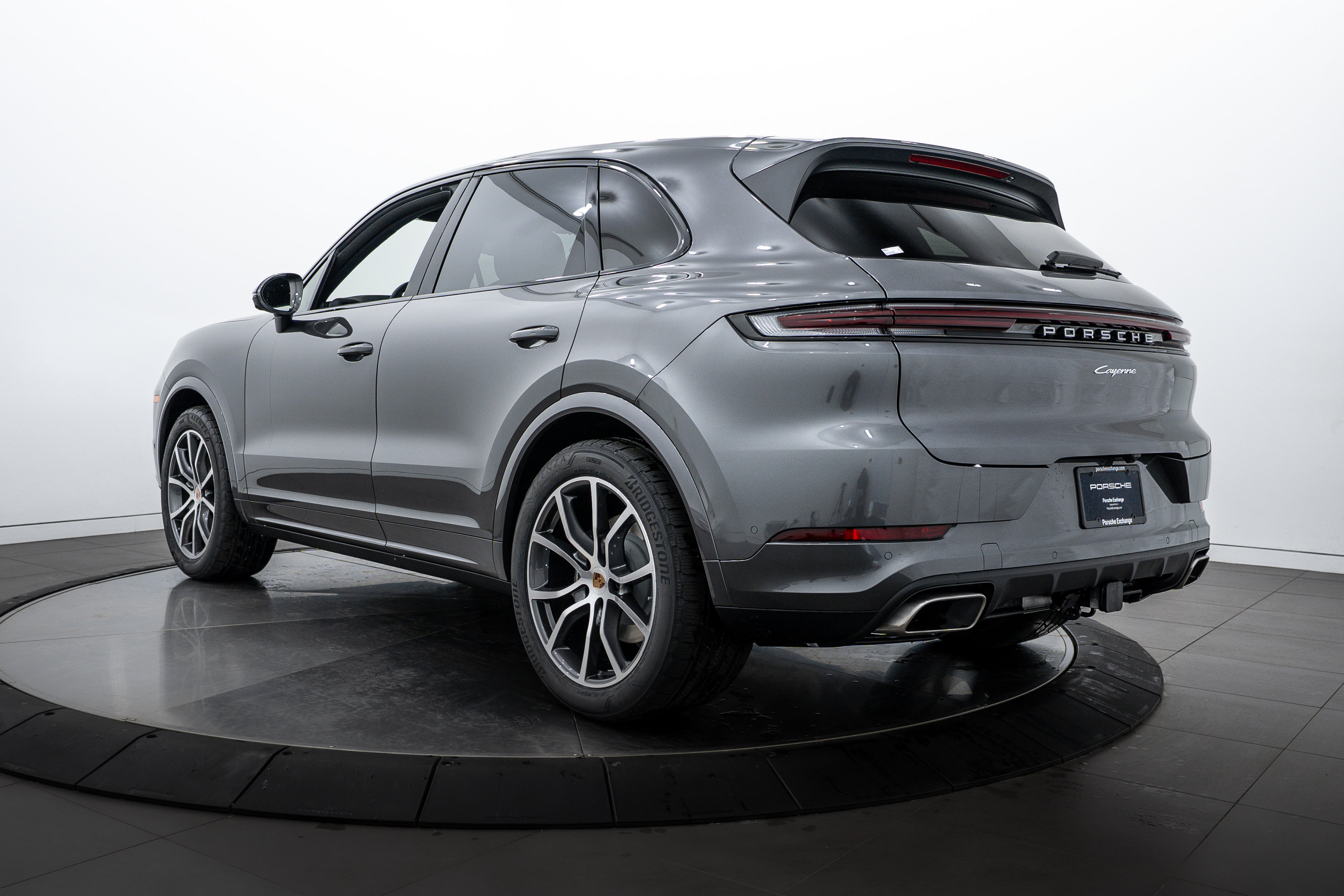 New 2026 Porsche Cayenne image 3